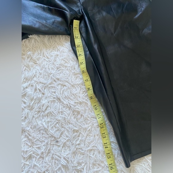 Aritzia Babaton Long Wide-Leg Short - Picture 6 of 7